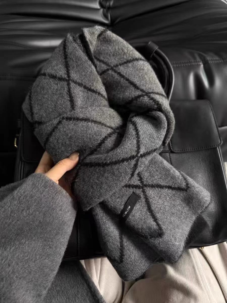 High quality, warm, Korean style, elegant dark gray thick scarf for autumn and winter, suitable for men and women, couples, gifts, shawls and neck warmers.