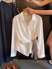 Böyük ölçülü qadınlar üçün fransız üslubunda zərif ipək şarflı, bel hissəsində bağlanan bluza, yaz üçün dəbli və şık uzunqol köynək.