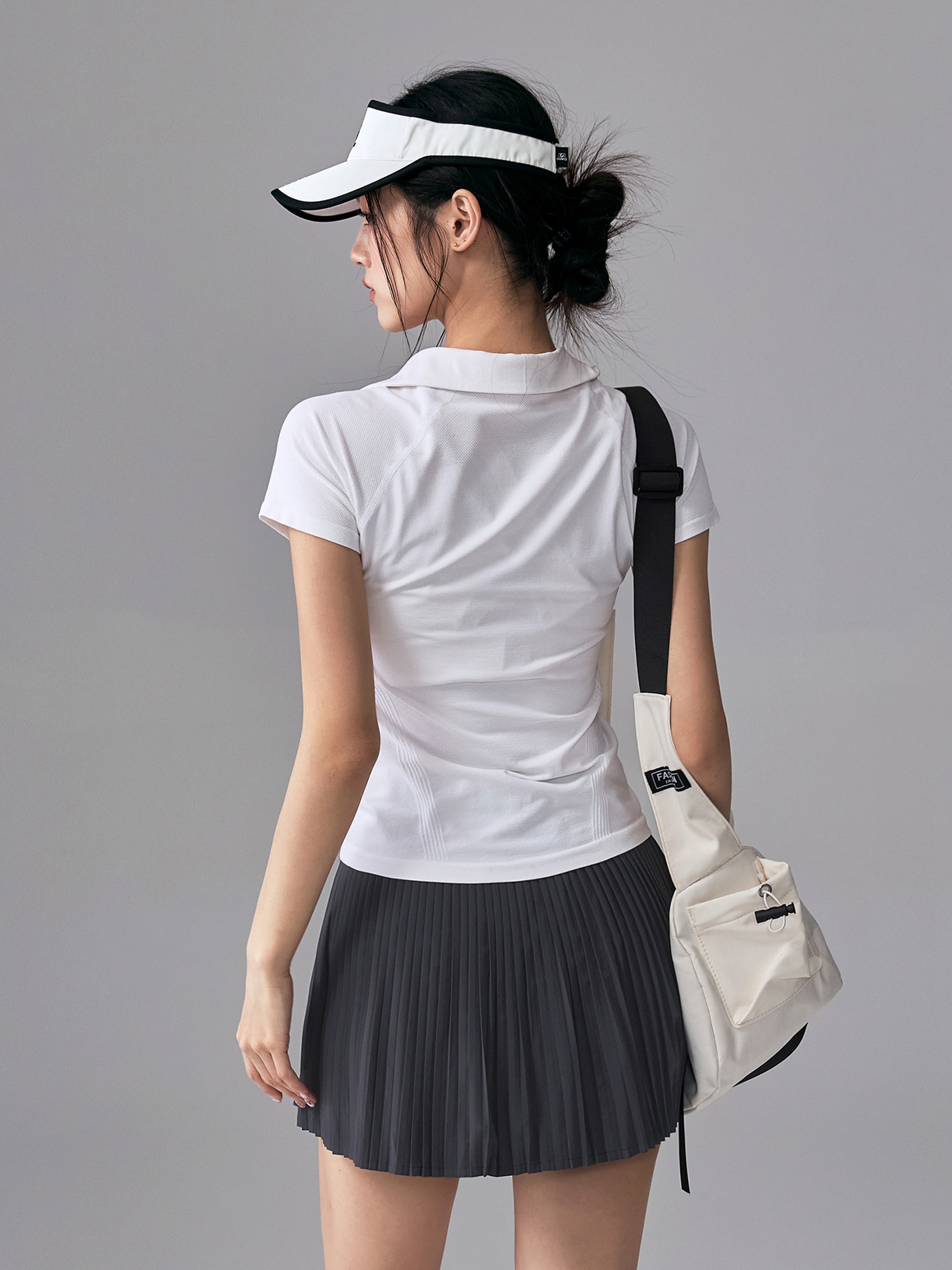 Fitnes qız tez quruyan yoqa geyinmək qısaqol sağ çiyin tennis polo köynəyi nazik qaçış top idman köynəyi yay