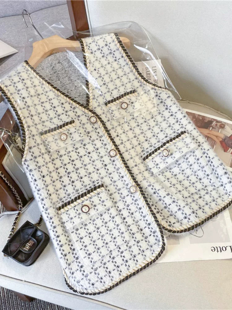 Böyük ölçülü mink rəngli yun V-yaxalı jilet, 2026-cı ilin yaz yeni buraxılışı, Fransız üslubunda, arıqladıcı və gözəl görünüşlü, Chanel-dən ilhamlanmış gödəkçə/top