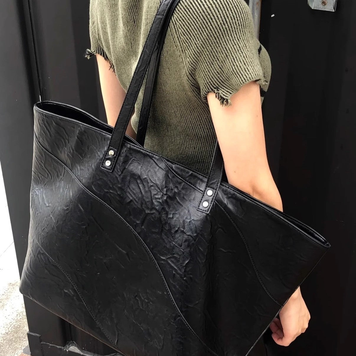 2025 Yeni Sadə və Yüksək Səviyyəli Böyük Tutumlu Çanta, Niş Dizaynı, Çoxfunksiyalı, Çiyin/Əl Çantası, İş/Gəzinti Çantası