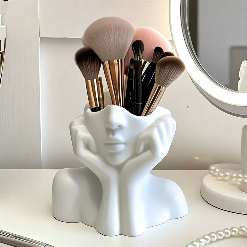 Nordic abstract face makeup brush holder, desktop eyeshadow, eyebrow pencil, brush holder and pen holder that can be shared on Instagram.