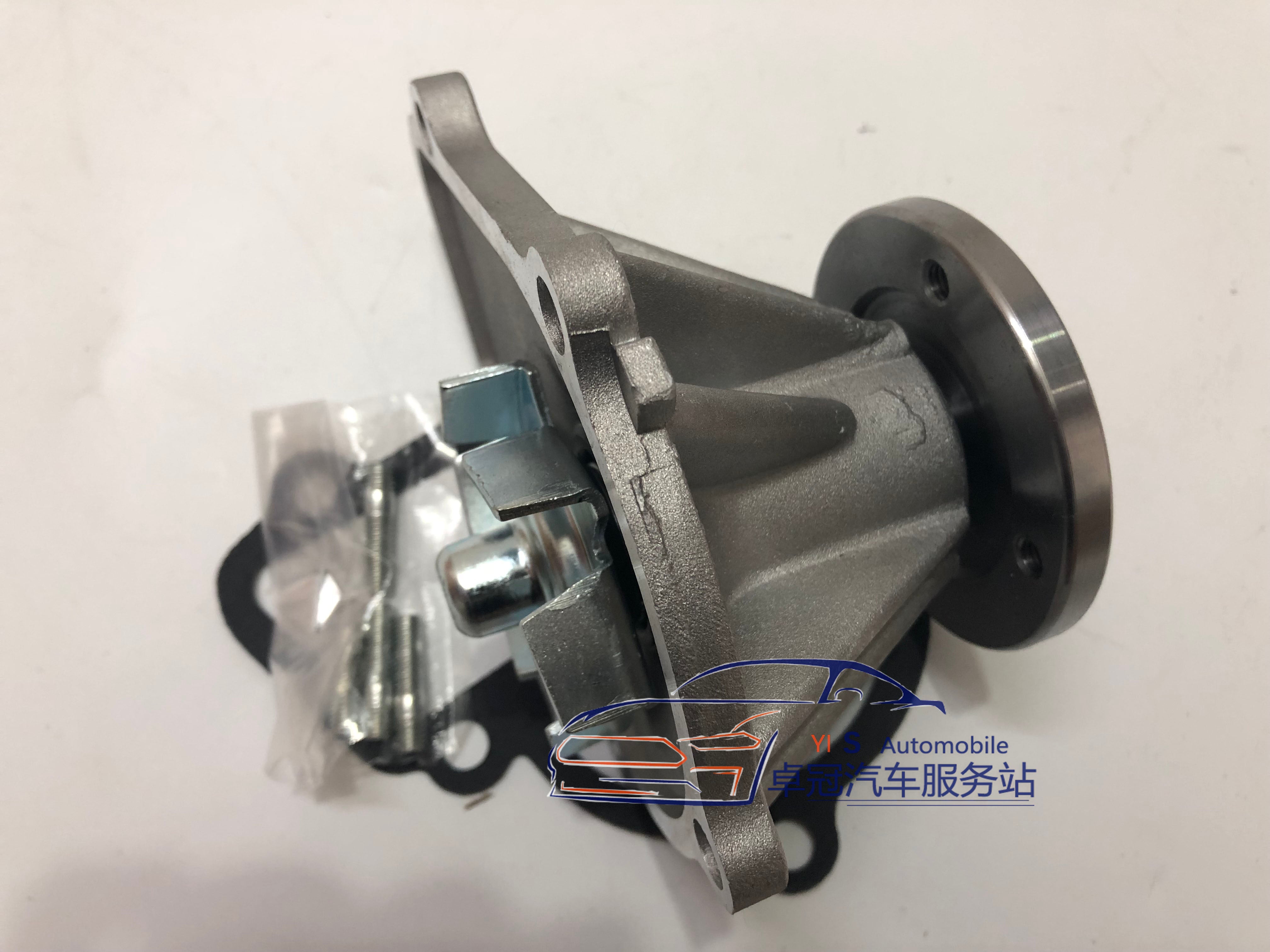 Suitable for Zhengzhou Nissan Rich 6 pickup truck/D22/Paladin/Palaqi/ZN minibus engine water pump