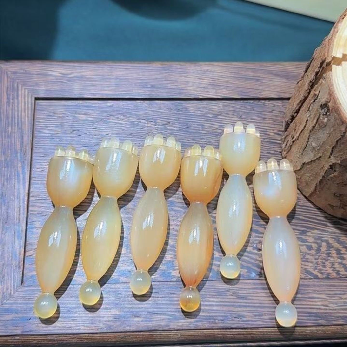 Suzaku Üç Peks Aləti Qoyun Xarakterli Göz Lotus Toxumu Tıxacı Akupressur Çubuğu Göz Qara Halqaları Göz Torbaları İncə Xətlər