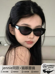 Jennie'nin eyni üslublu qadınlar üçün günəş eynəyi retro hottie pişik gözü kiçik çərçivə gm eynək polarize anti-UV günəş eynəyi kiçik üz