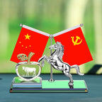 Alaşımlı At Uğur Avtomobil Ornamentləri Yeni Beş Ulduzlu Qırmızı Bayraq Dekorasiyası Avtomobil Kristal Alma Aromaterapiya Oturacaq Dekorasiyası