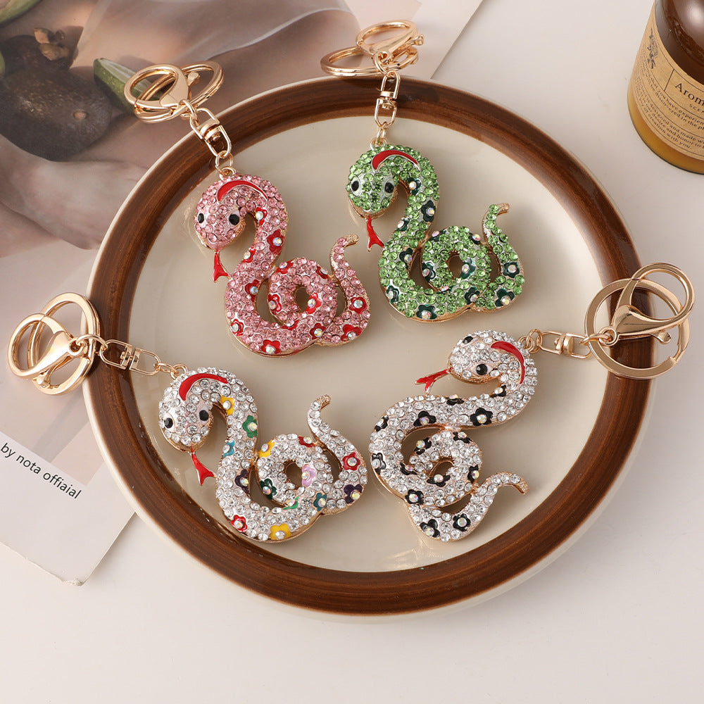 High-end 2025 new snake car key chain, snake Chinese New Year decorations, zodiac pendant, car decorations, chain.