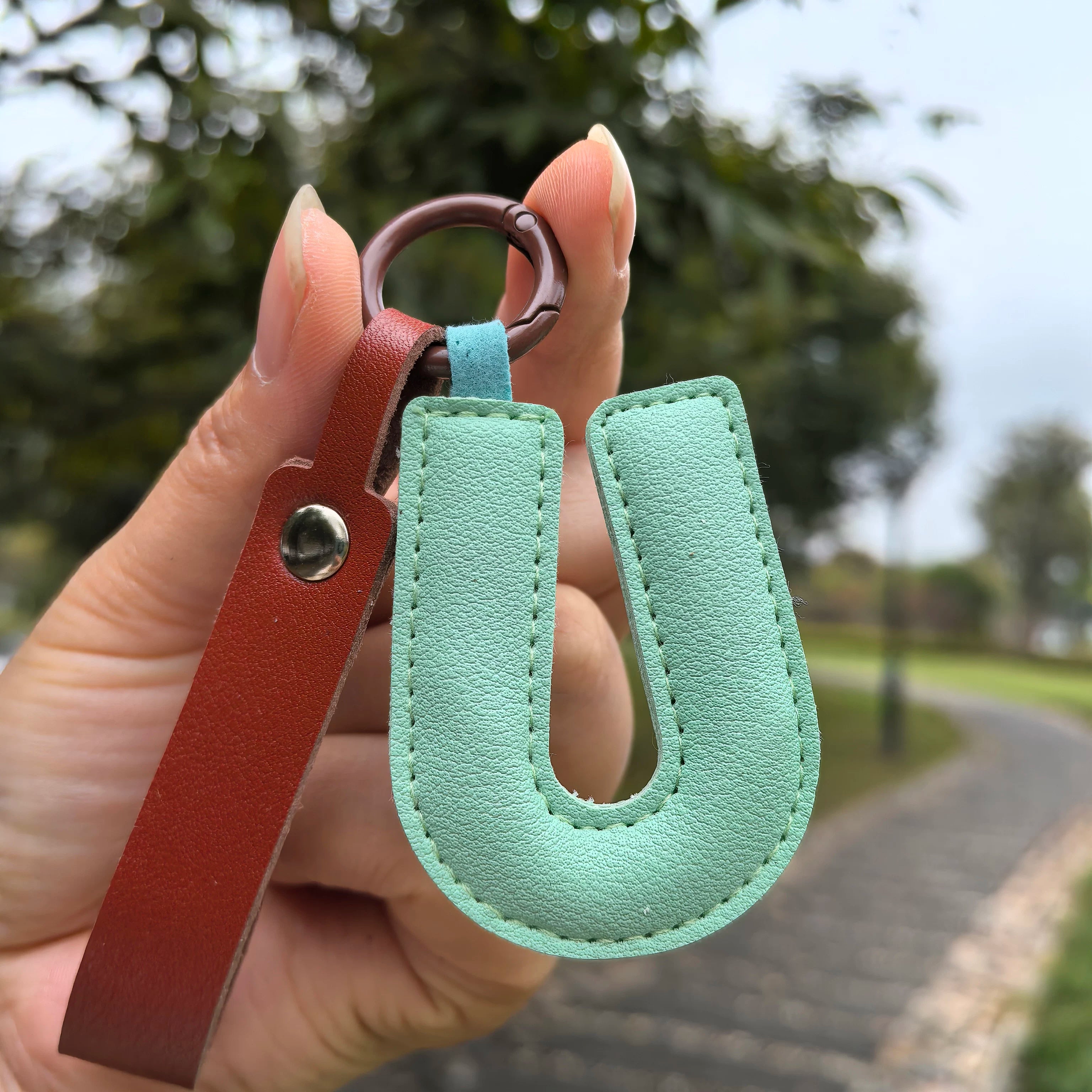 Şokoladlı İngilis hərfli açar zənciri avtomobil açar zənciri çantası aksesuarı mobil telefon cazibəsi ST