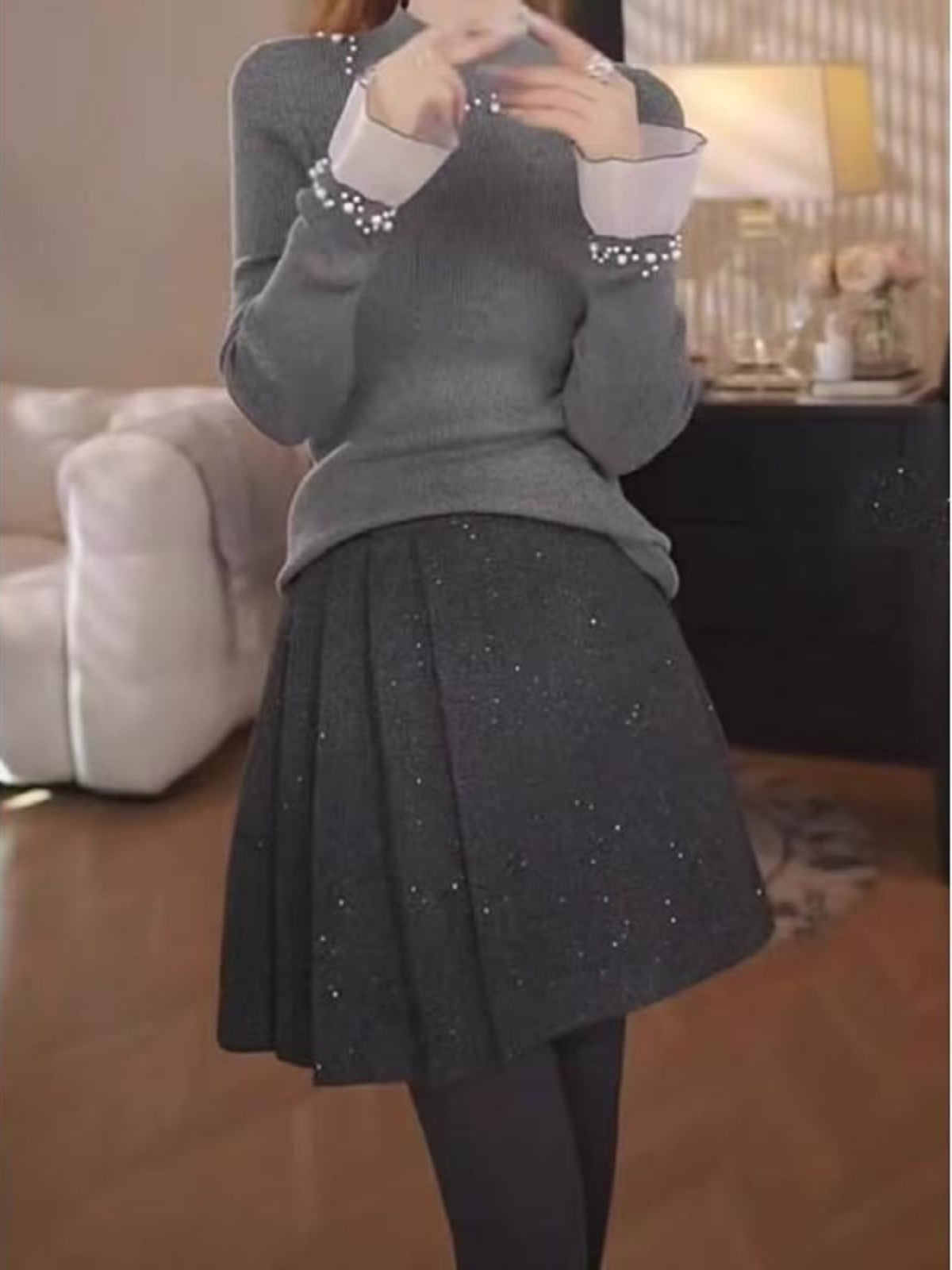 Qadınlar üçün 2026-cı ilin yaz mövsümü üçün yeni stil, incə parıltılı, böyük ölçülü, bir az dolğun, yüksək keyfiyyətli arıqladıcı qatlı mini ətək