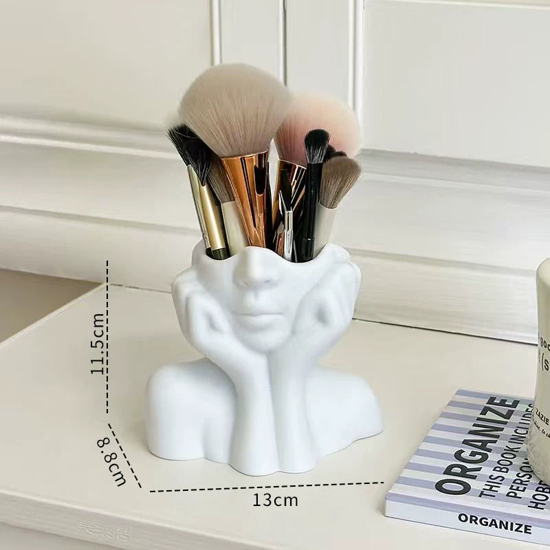 Nordic abstract face makeup brush holder, desktop eyeshadow, eyebrow pencil, brush holder and pen holder that can be shared on Instagram.