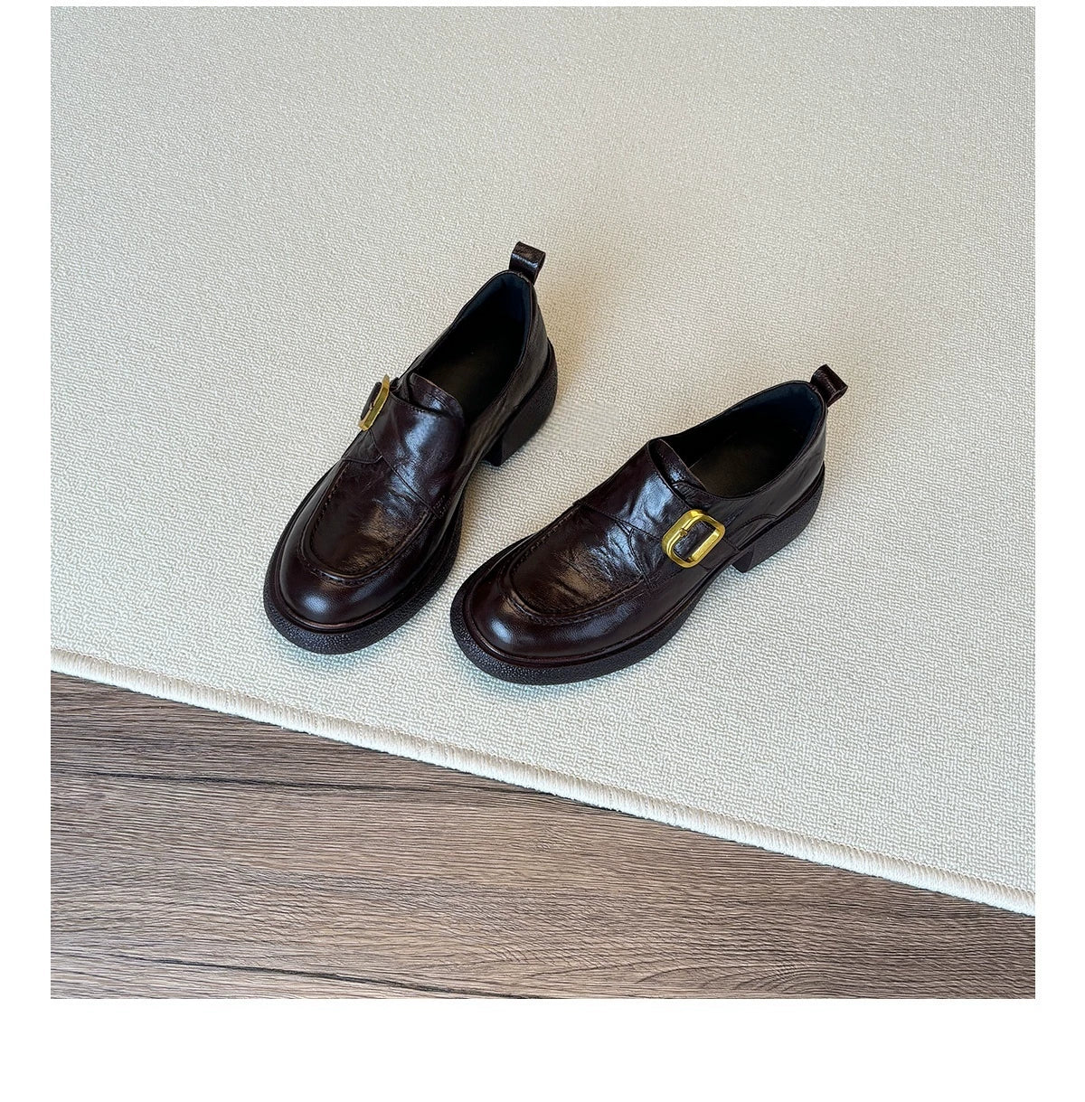 Qadınlar üçün orijinal dəri Britaniya üslubunda toqqalı loferlər, qalın dabanlı sürüşkən ayaqqabılar, vintage üslub, qalın daban, flis astar