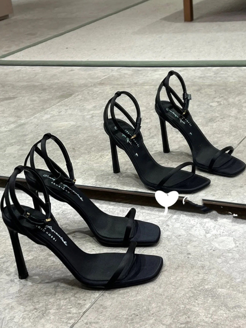 Yeni, seksual, kvadrat burunlu hündürdaban ayaqqabılar, qadın tək qayışlı zərif stiletto sandaletləri.