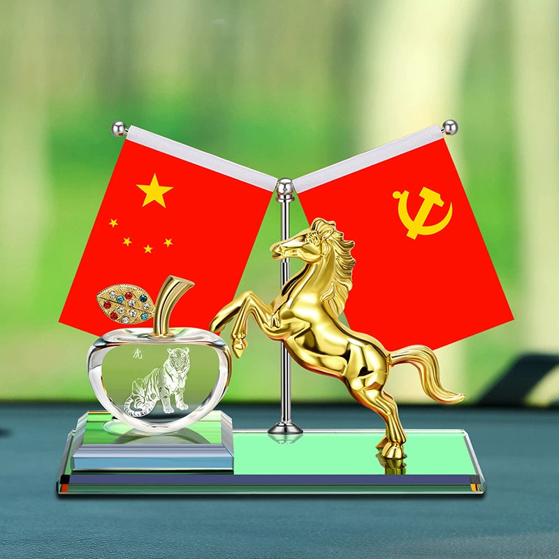 Alaşımlı At Uğur Avtomobil Ornamentləri Yeni Beş Ulduzlu Qırmızı Bayraq Dekorasiyası Avtomobil Kristal Alma Aromaterapiya Oturacaq Dekorasiyası