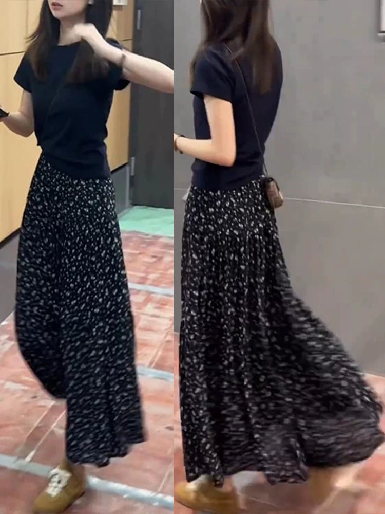 Əla görünüşlü yay paltarı ootd materialı qara qısaqol köynək çiçəkli yubka qadınlar üçün iki parça kostyum yubka