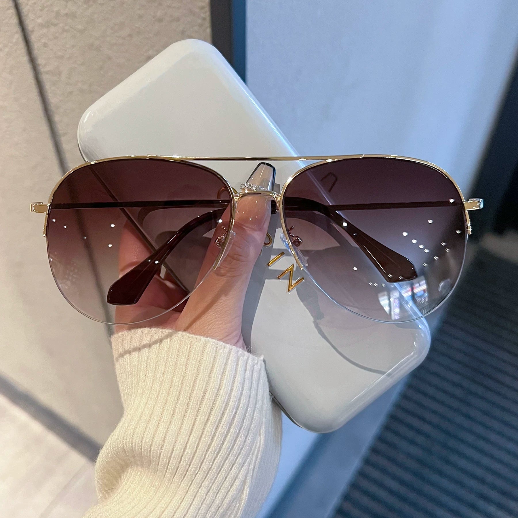 Kişilər və qadınlar üçün Aviator günəş eynəkləri, böyük üzlər üçün toad eynəkləri, sürmə və sürmək üçün anti-UV fərdiləşdirilmiş yarım çərçivəli gün eynəkləri, moda
