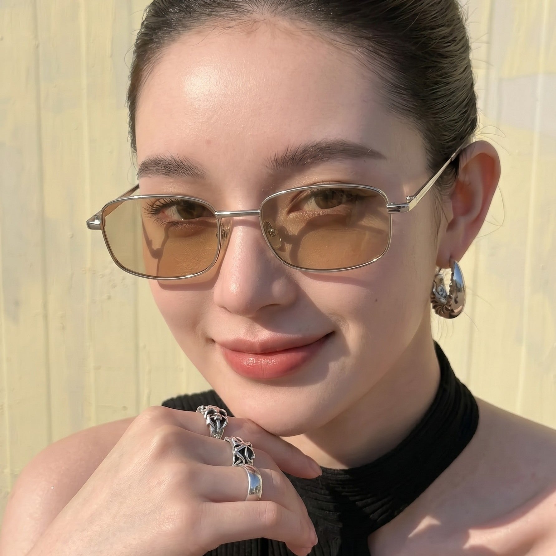 Retro kiçik çərçivəli kvadrat metal eynəklər çərçivəli kişilər üçün günəş eynəkləri, köhnə pul üslubu, qadın günəş eynəyi miyopi dərəcəsi və yüksək səviyyəli hiss ilə təchiz oluna bilər