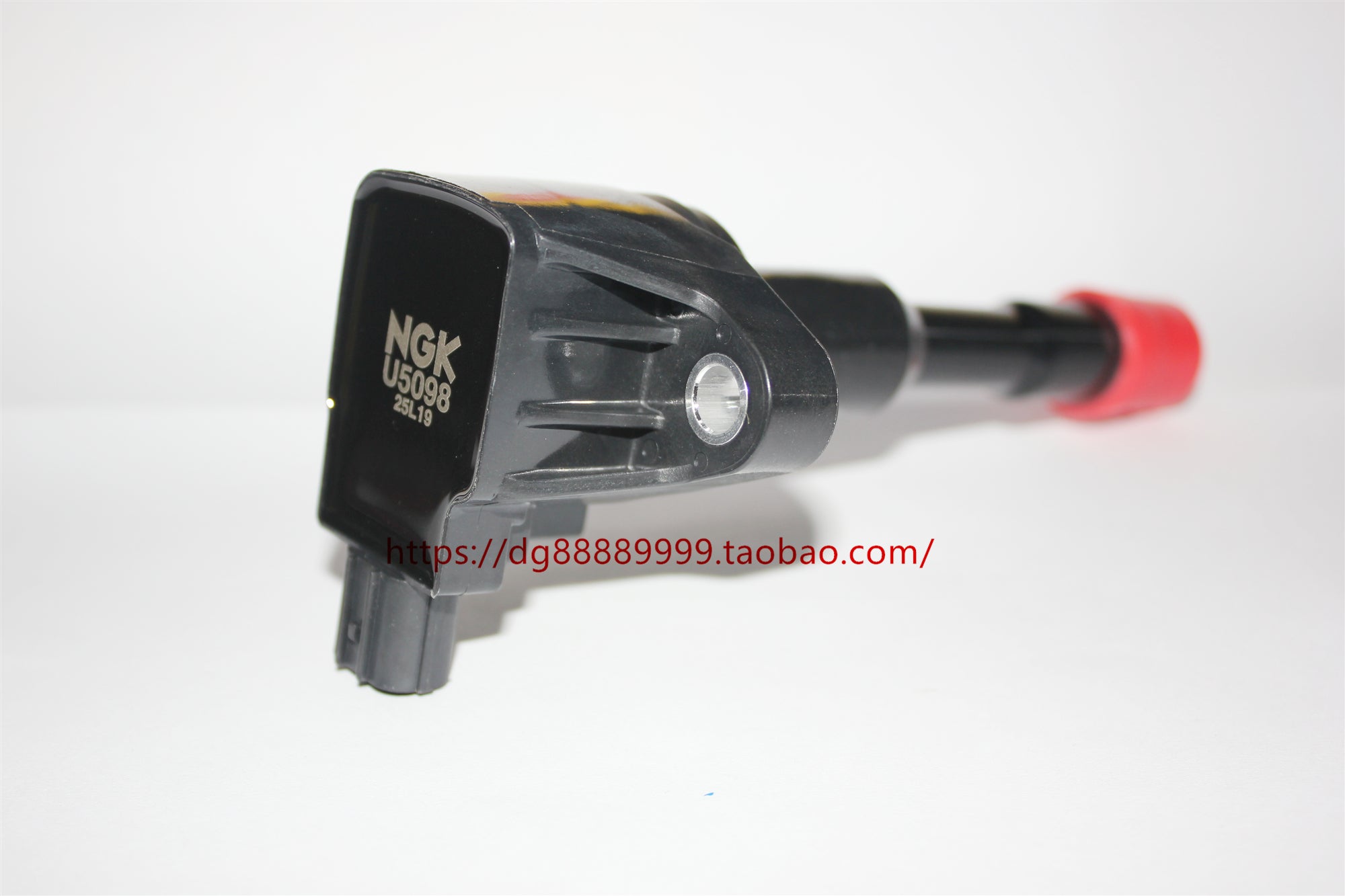 The NGK ignition coil high voltage U5098 coil is suitable for use with 2007-2013 Honda Civic 1.3L models.