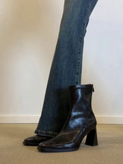 Qoyun dərisi versiyası ~ Qadınlar üçün orijinal dəri kvadrat burunlu fransız topuq çəkmələri, hündürdaban ayaqqabılar, 2025-ci ilin yeni modeli, qalın dabanlı ayaqqabılar, Martin çəkmələri, elastik və nazik çəkmələr.