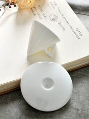Longmeige bone china əl ilə dəmlənmiş qəhvə fincanı və espresso üçün qaşıqlı nəlbəki dəsti şəxsiyyəti, incəliyi və gözəl görünüşü ilə kiçik fincanı paylaşır