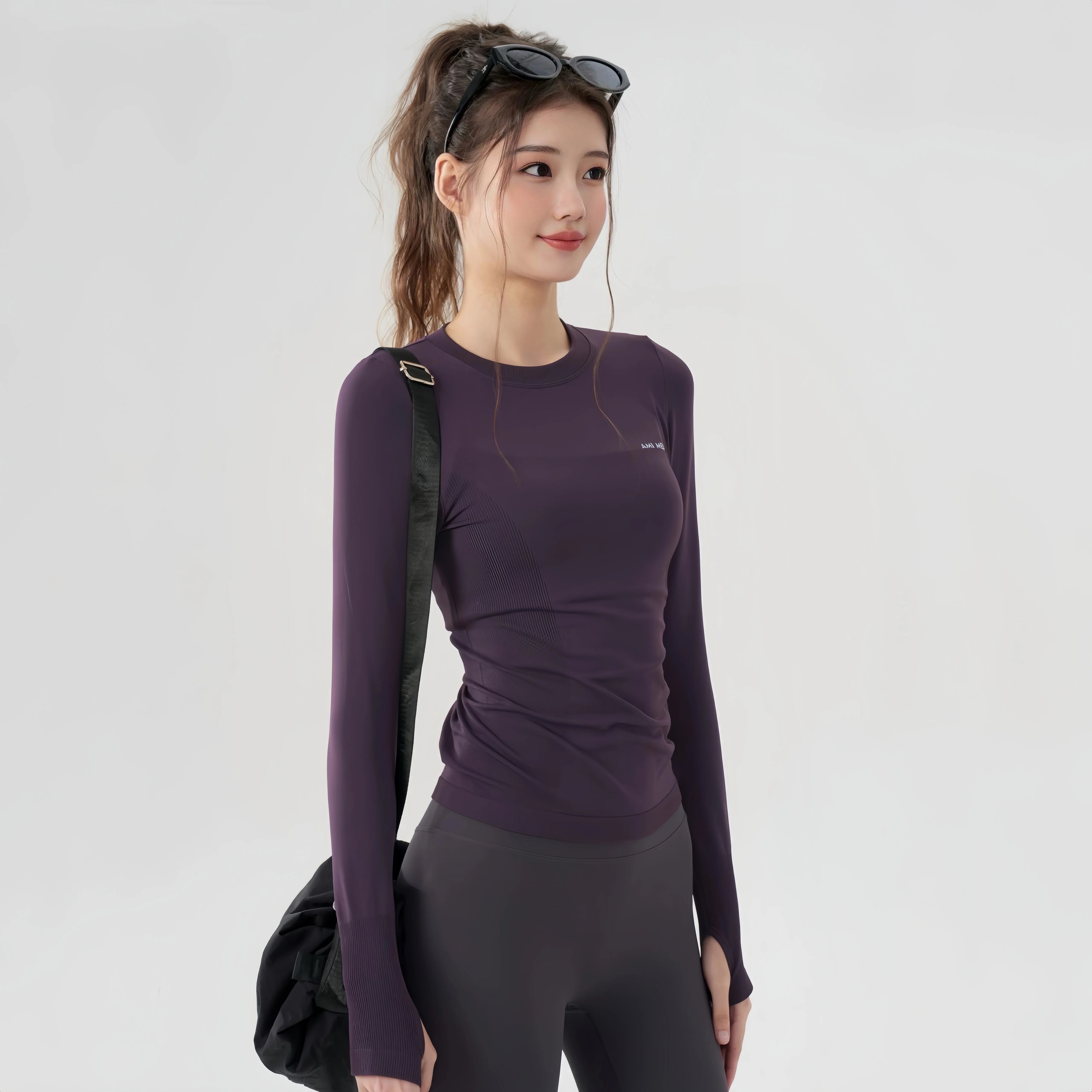 Kələm tez quruyan yoqa paltarı, slim fit nəfəs ala bilən idman zirvələri dəyirmi boyunlu elastik Pilates qaçış uzunqolları