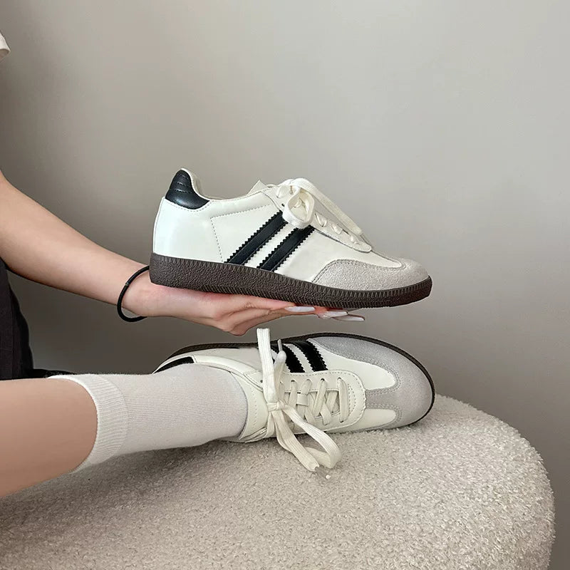 Həqiqi dəri retro Alman idman ayaqqabıları, 2025 yaz yeni stil, çox yönlü, nəfəs alan, tam təbii dəri, üç zolaqlı, Forrest Gump idman ayaqqabıları.