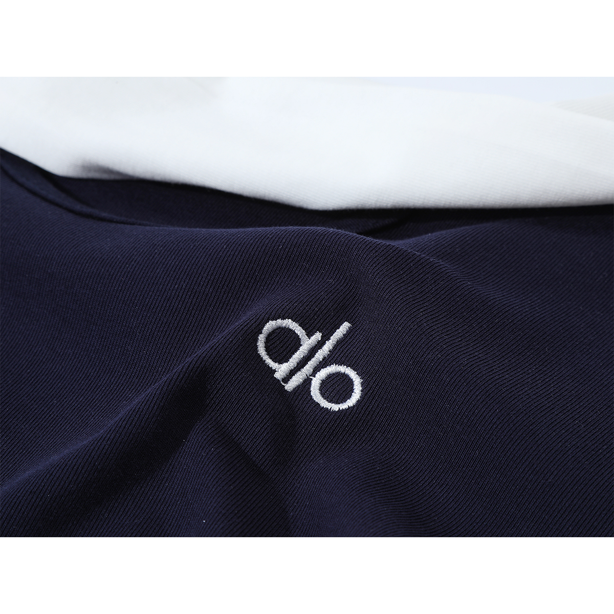 Cholisa'nın Yay Gediş-Gəliş Üçün Gözəl QısaQollu Koreya Rəngli Bloklu Süni İki Parçalı Şal və İncə Fit ilə Futbolka