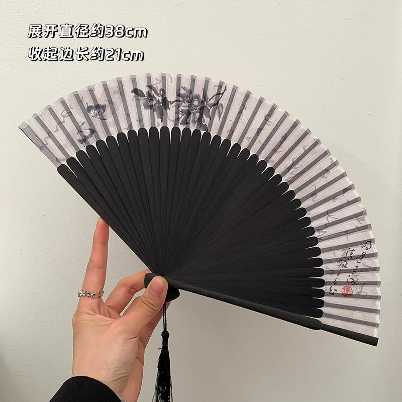 Qədim stil kiçik fan qatlanan fan Çin stil qadın Hanfu rəqs qatlanan at üz yubka yeni Çin stil qədim kostyum qara bambuk fanat