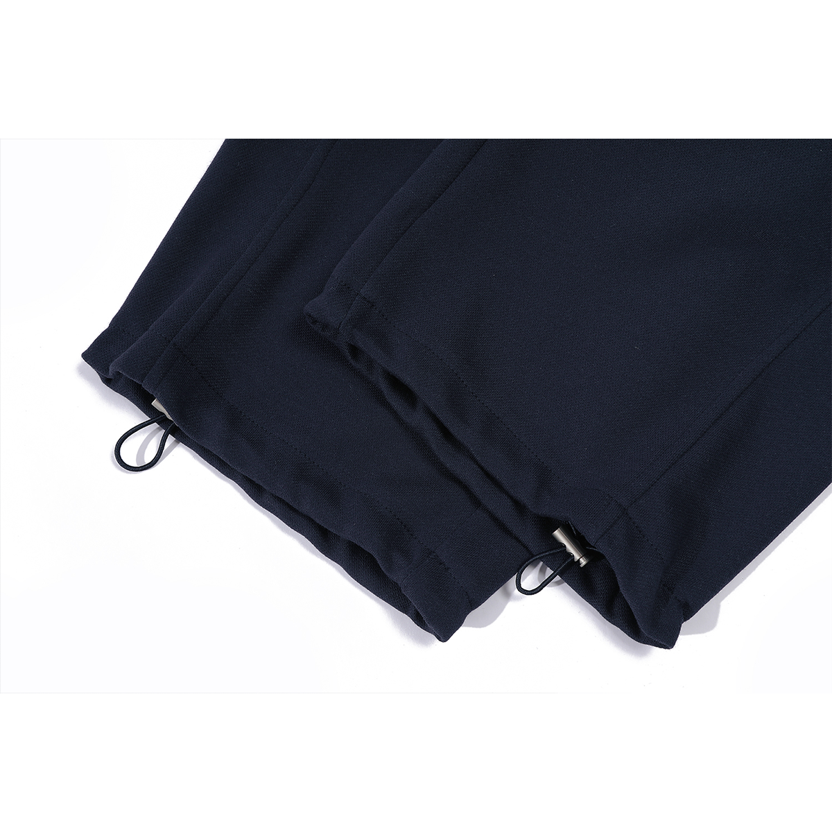 Bu ilin dəbli, gündəlik idman geniş ayaqlı qadınlar üçün şalvarları payız üçün mükəmməldir. Onlar zərif, şık və arıqladıcı bir abu-hava yayır.