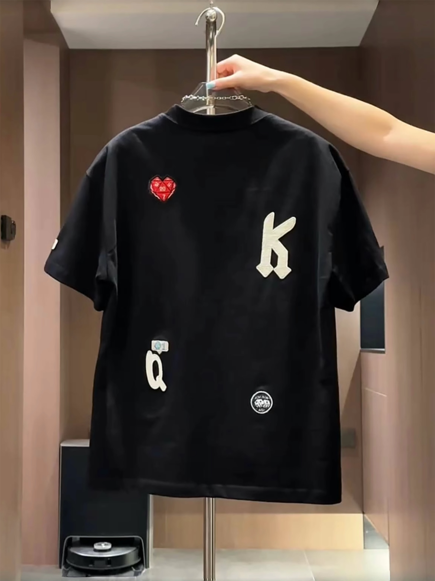 Yay yeni moda çox yönlü sadə yaraşıqlı hərf naxışlı kişi köynək dəyirmi boyun yarımqol qısaqol temperamentli top