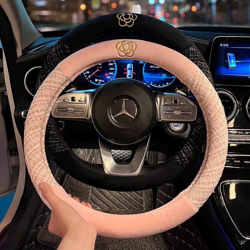 Qış üçün peluş qızdırılan avtomobil sükan örtüyü, qadınlar üçün avtomobil salonu sükan örtüyü üçün yeni yüngül lüks kameliya qoruyucu örtük.