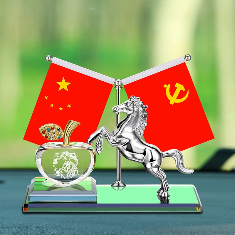 Alaşımlı At Uğur Avtomobil Ornamentləri Yeni Beş Ulduzlu Qırmızı Bayraq Dekorasiyası Avtomobil Kristal Alma Aromaterapiya Oturacaq Dekorasiyası