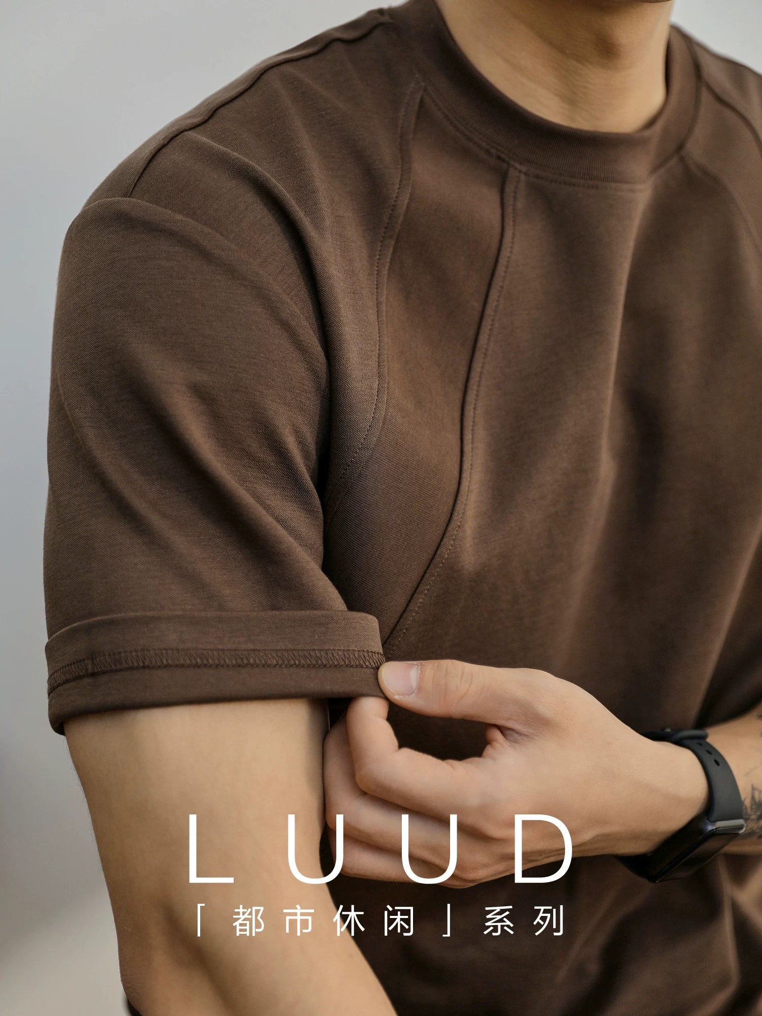 LUUD moda brendi yaraşıqlı yüksək səviyyəli kişi yay Amerika köynəyi bir qədər enli yarımqol dekonstruksiya edilmiş xırtıldayan köynək