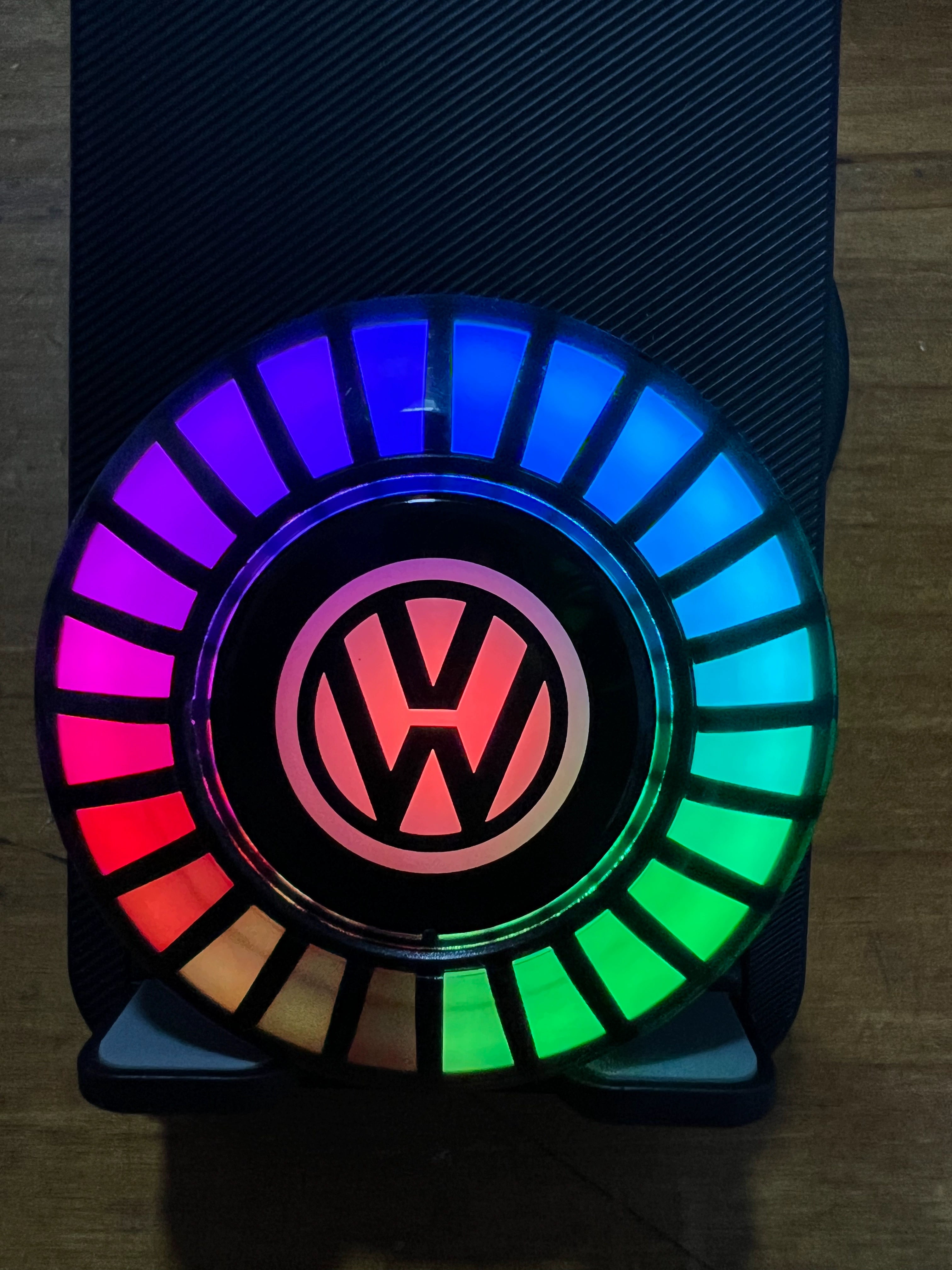 Yeni Təkmilləşdirmə Maqnit Emiş RGB Avtomobil Səsli İdarəetmə Pikap Mühit İşığı Ağıllı Avtomobil Havalandırma Ritmi İşıqlı Dekorasiya