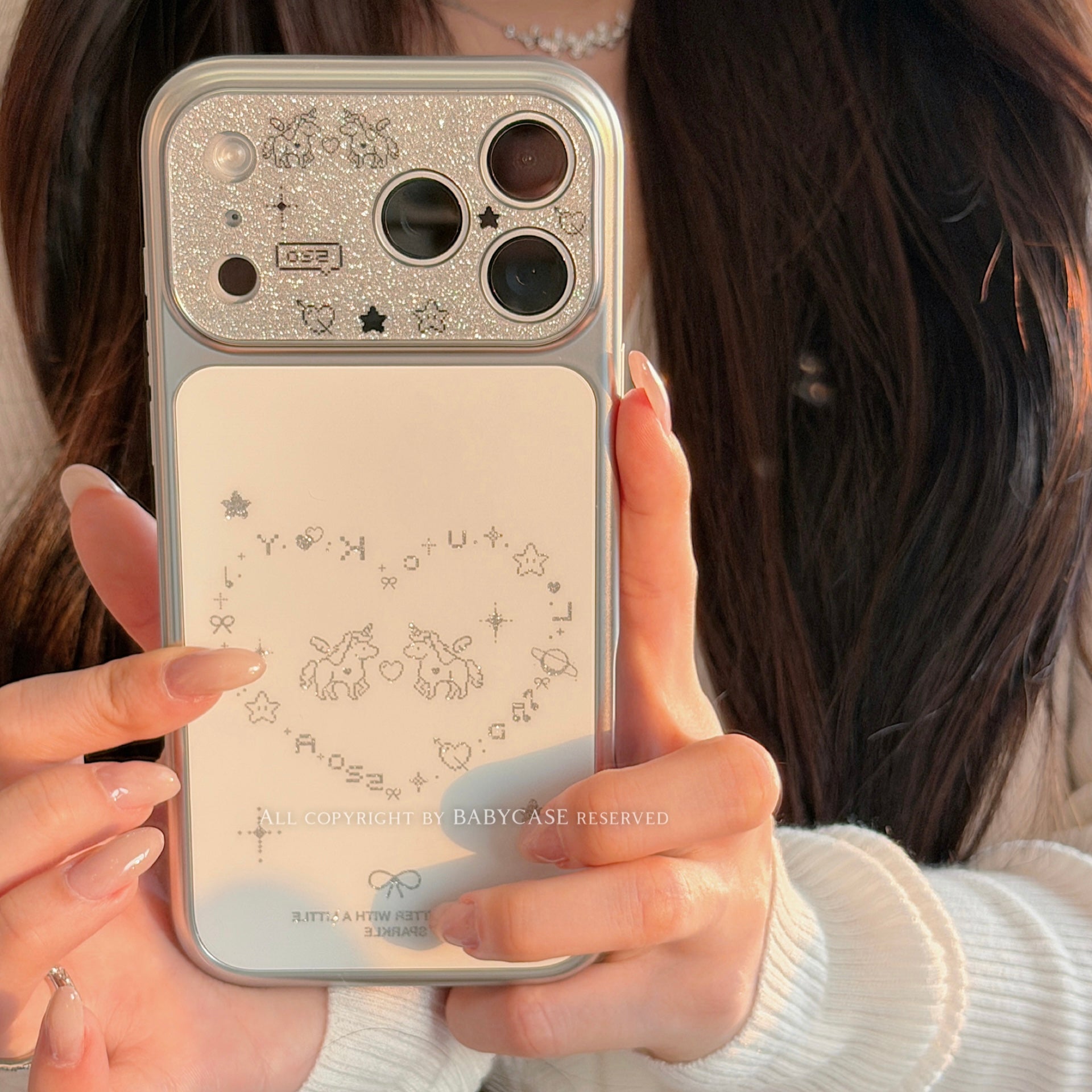 BABYCASE Yapon və Koreya INS üslubunda niş şirin və sevimli ağ xətlər at sevgi məktubları iPhone17promax/16/15pro/14pm üçün uyğun Yeni il mobil telefon qutusu