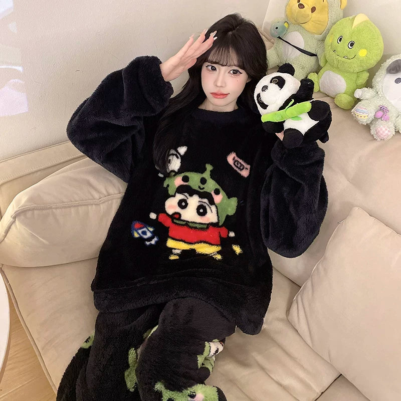 Cizgi filmi boz və qara pişik qış yeni mərcan yunlu pijama qadın yun astarlı və qalınlaşmış tələbə flanel ev geyimi xarici geyimlər