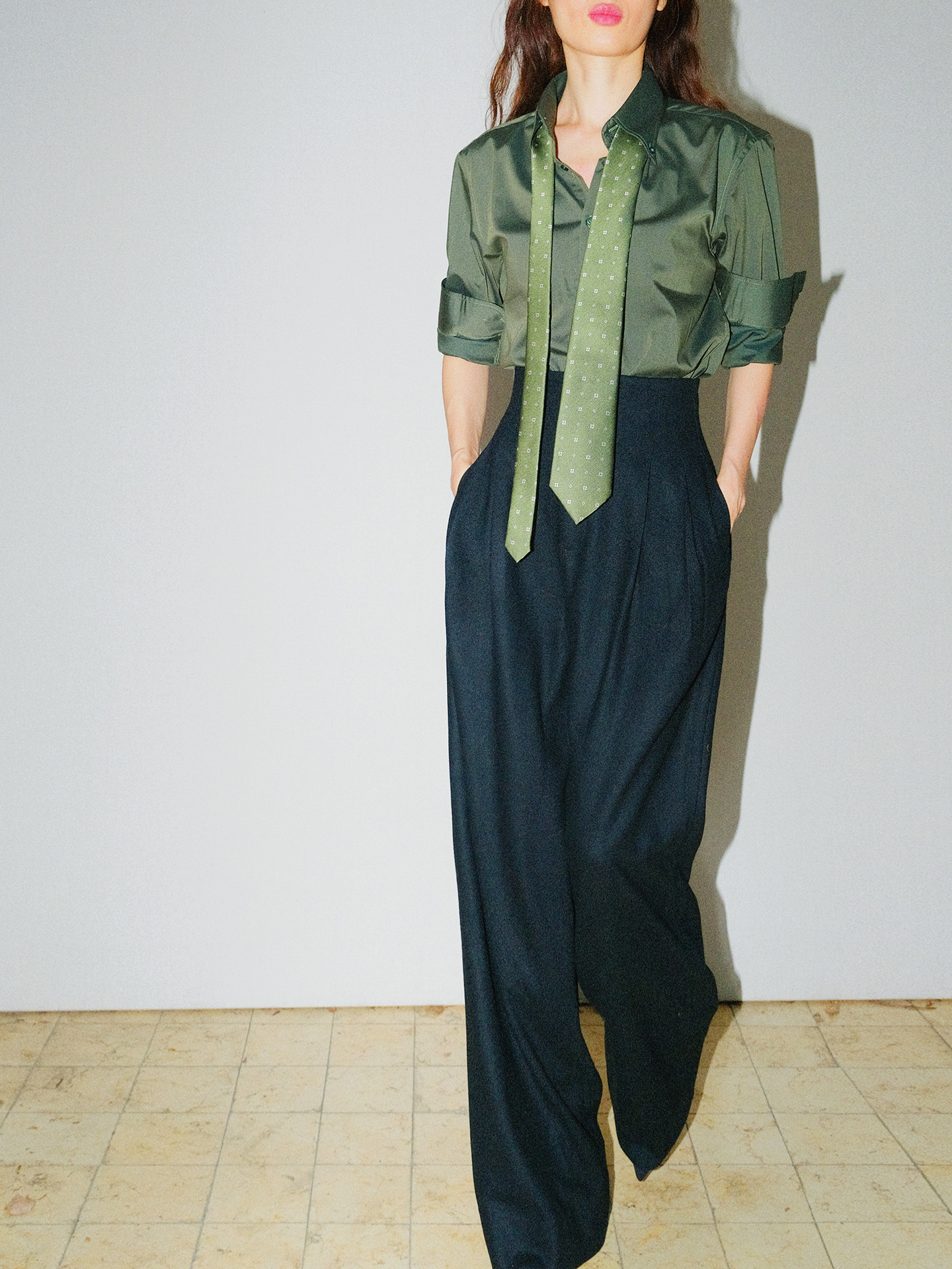 2025 Tünd Yaşıl Yun Jilet, Tünd Yaşıl Köynək Dəsti, Yüksək Bel Geniş Ayaqlı Şalvar, Professional Uniseks Üç Hissəli Dəst