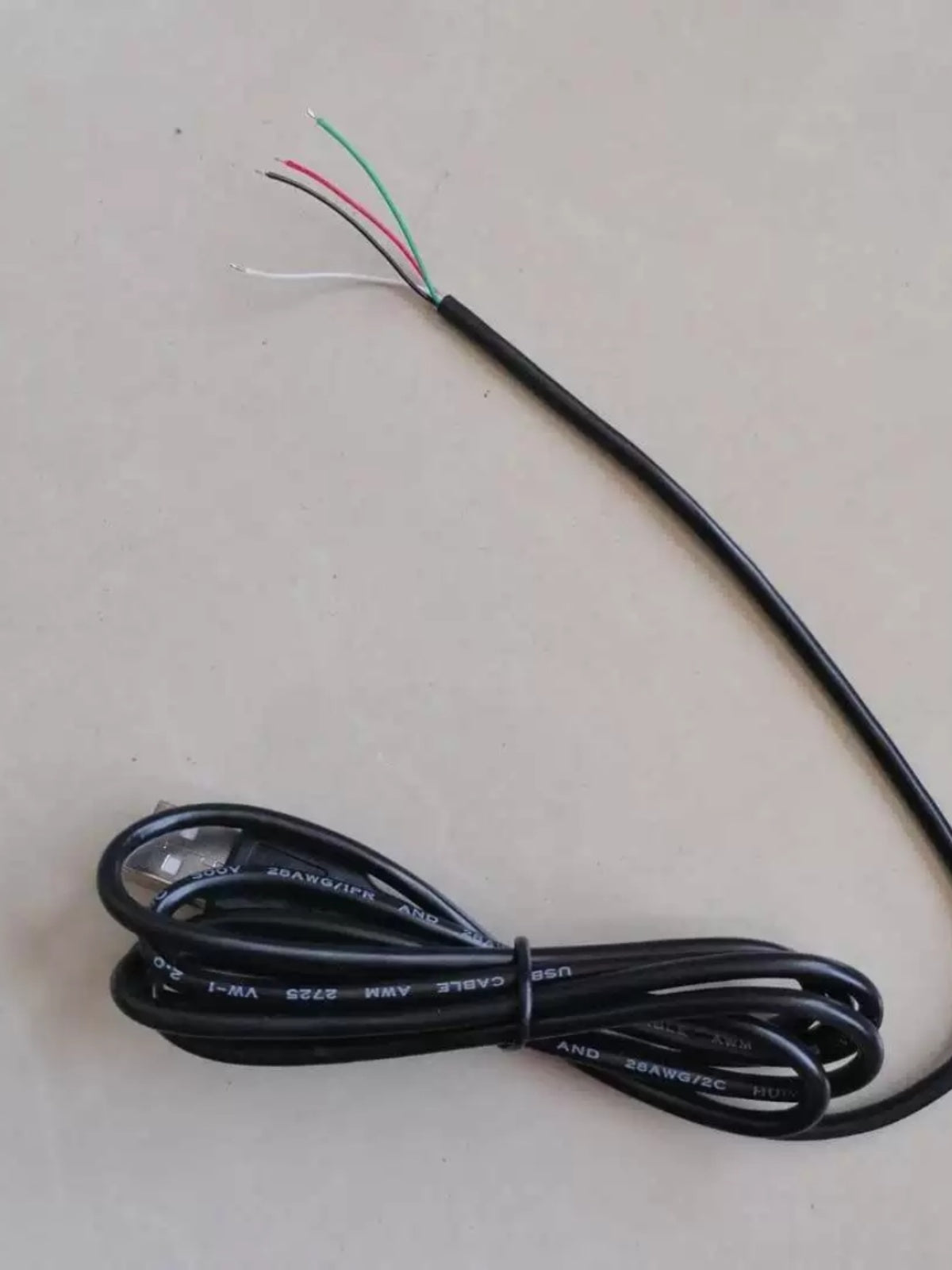 usb A kişi tək başlıq 2 nüvəli/4 nüvəli/5 nüvəli məlumat doldurma kabeli təmiz mis ekranla qorunan tezlik kabeli