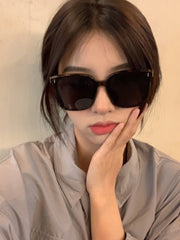Xinbangbang böyük çərçivə üzünü ortaya qoyan kiçik günəş eynəkləri yüksək səviyyəli moda retro Koreya üslubunda qadınlar üçün böyük üz arıqlayan günəş eynəkləri