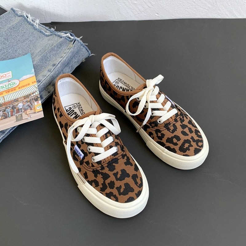 İnstaqramda məşhur bəbir naxışlı idman ayaqqabıları, 2025-ci ilin yeni Koreya üslubunda, retro şık niş kətan ayaqqabılar, çox yönlü və dəbli.