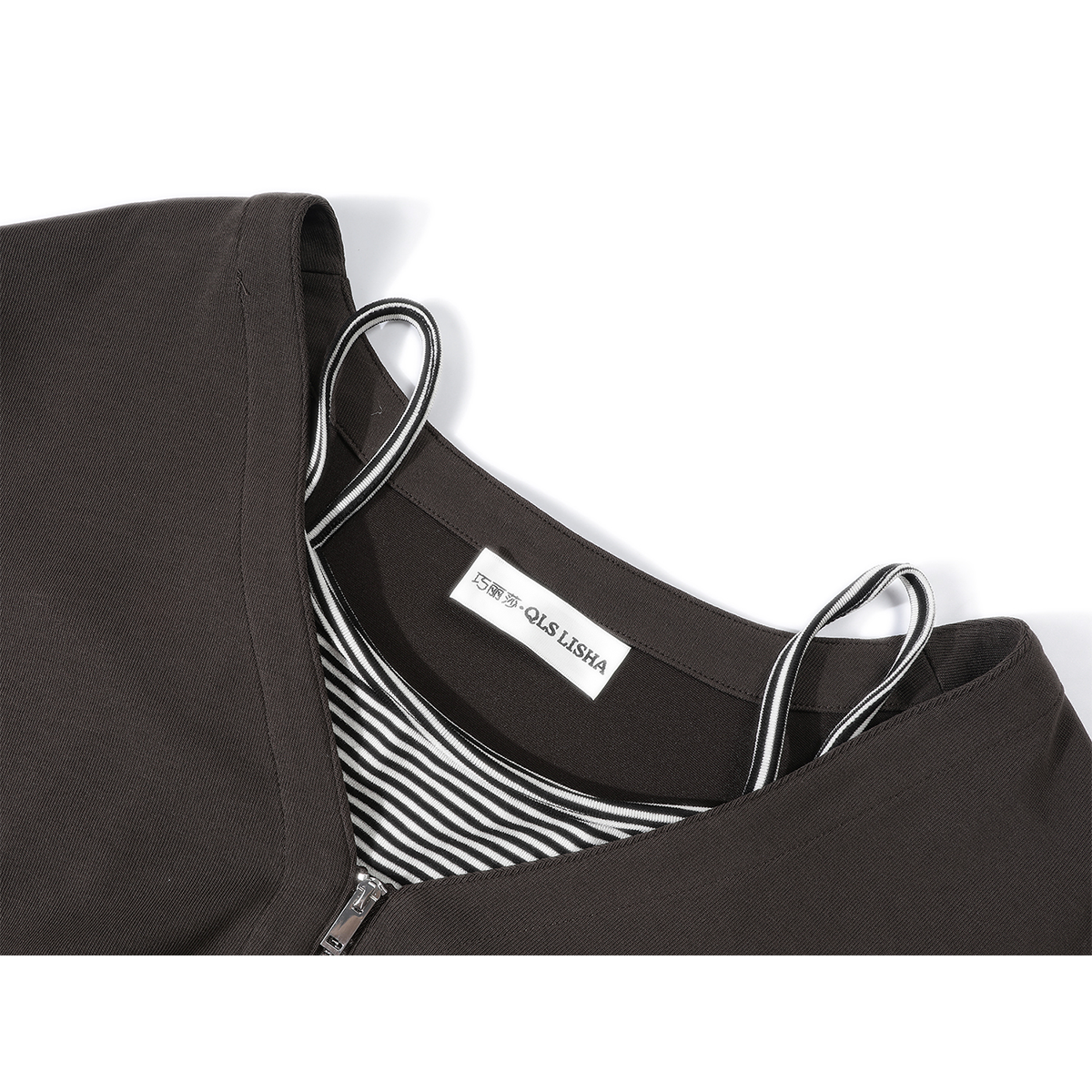 Cholisa-nın özünəməxsus və şık Koreya üslubunda cazibədar qız topu, yamaqlı asma zolaqlı saxta iki hissəli erkən payız uzunqol sviter