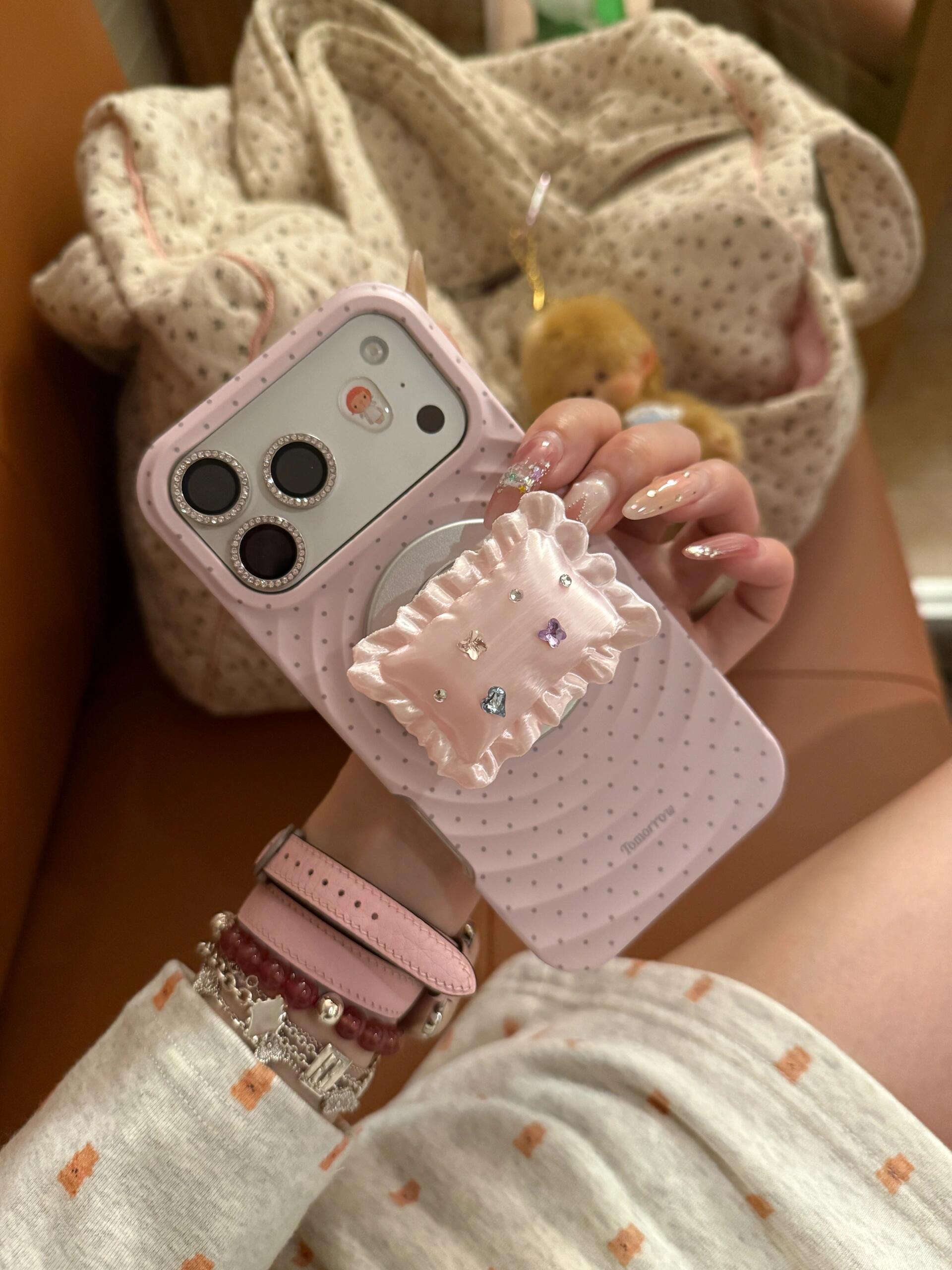 Koreya ins polka nöqtəli qiymətli daş yastıq maqnit tutacağı iPhone17pro Apple 16 mobil telefon qutusu 17promax hər şey daxil iPhone17 yıxılmağa qarşı qoruyucu örtük 16promax şəxsiyyət 15