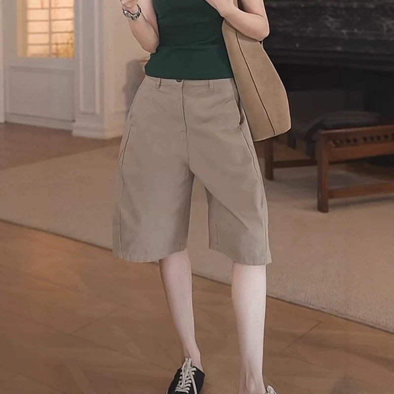 Böyük ölçülü Koreya üslubunda, geniş, gənc qadınlar üçün beşbucaqlı enli şalvar, yay üçün idealdır, arıqladıcı, şık, üçölçülü kəsimli düz şortlar