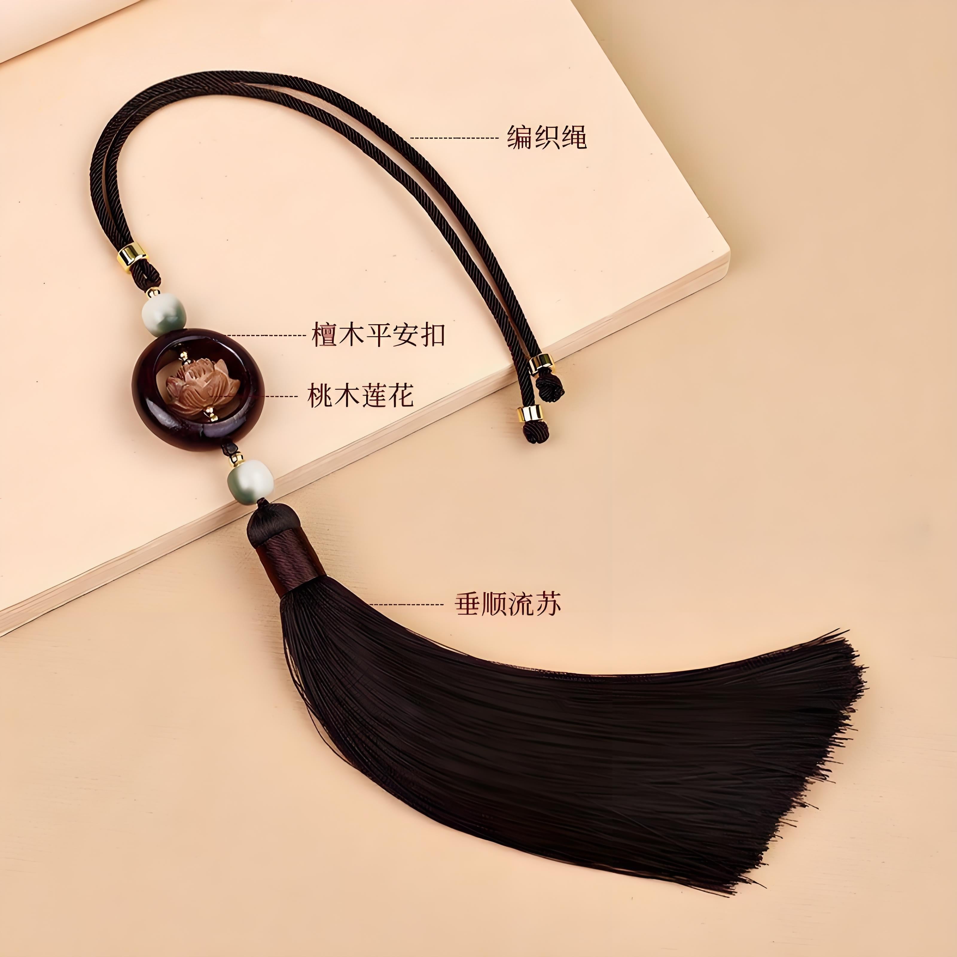 2025 Yeni Model Səndəl Ağacı Lotus Avtomobil Kulonu Yüksək səviyyəli Avtomobil Dekorasiyası Arxa Görünüş Güzgüsü Təhlükəsizlik Kulonu Uğurlar Cazibəsi