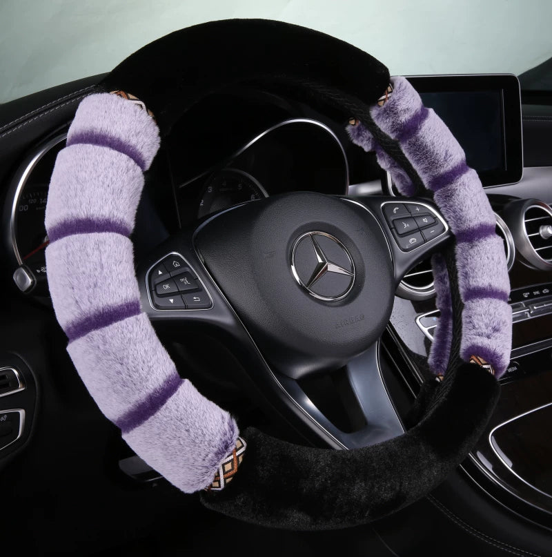 Car steering wheel cover, soft, warm, non-slip, soft and comfortable for winter, universal car interior accessory.
