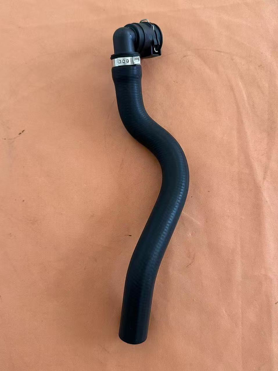 Great Wall Haval F5, Haval H4, H6, Wey VV5, VV6, brand new H6 with original electronic water pump inlet and outlet hoses.