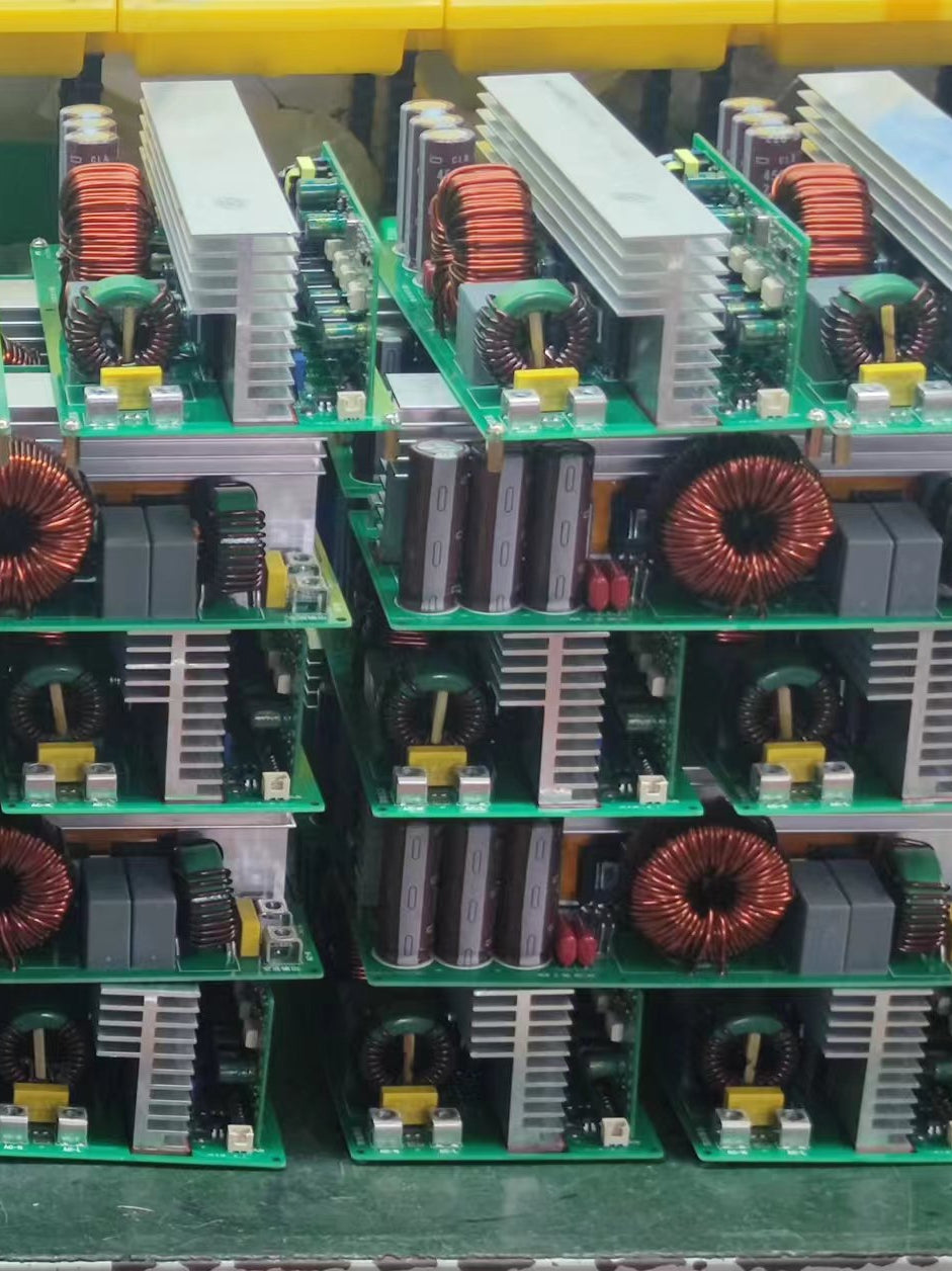 4KW inverter çıxışı, əvvəlcədən doldurulan yüksək gərginlikli yüksək güclü yeni enerjili elektrikli nəqliyyat vasitəsinin şarj yığını enerji təchizatı ilə 5KW sinus dalğası