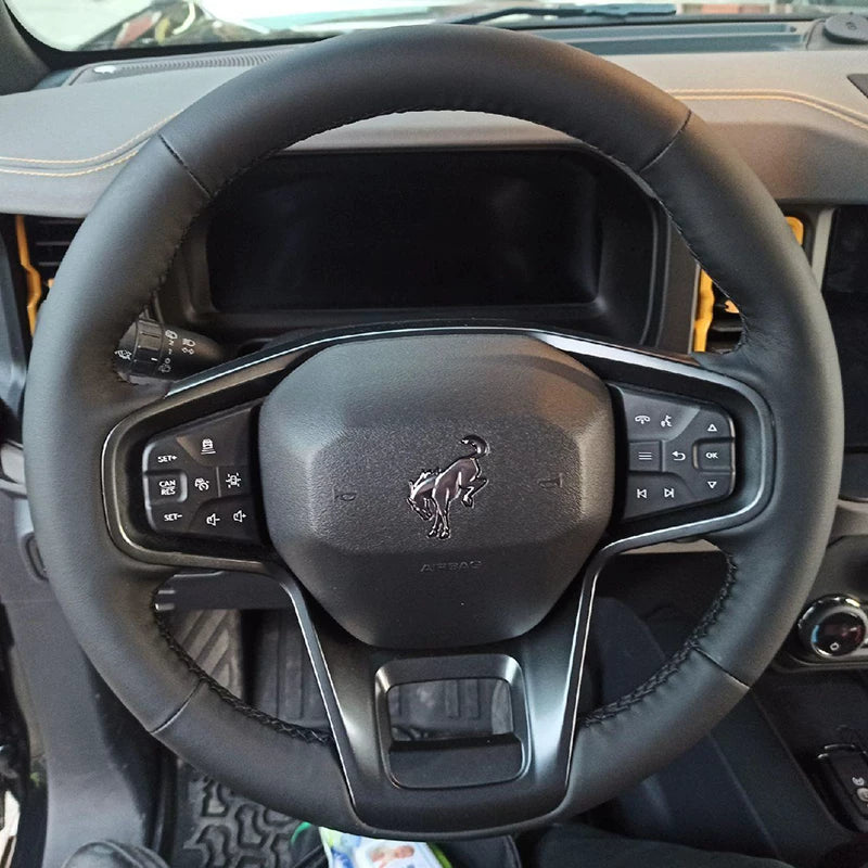 Xüsusi olaraq 2024 Ford Fiat Raptor sükan örtüyü, orijinal dəri, əl ilə tikilmiş, xüsusi hazırlanmış, tam örtüklü interyer modifikasiyası üçün hazırlanmışdır.