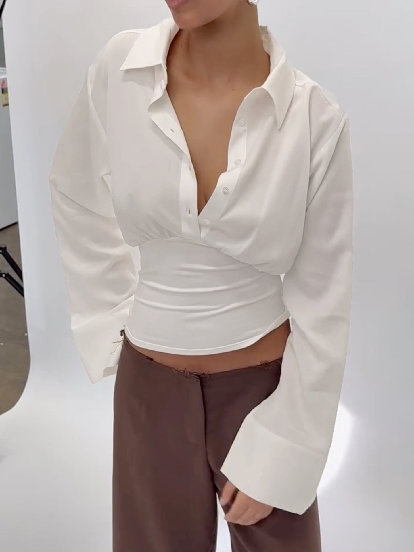 ROCKMORE [Yüksək IQ və Cazibədar Qız] Qadınlar üçün Ağ Belli, Düyməli Uzunqol Köynək, Seksual və Zərif Top