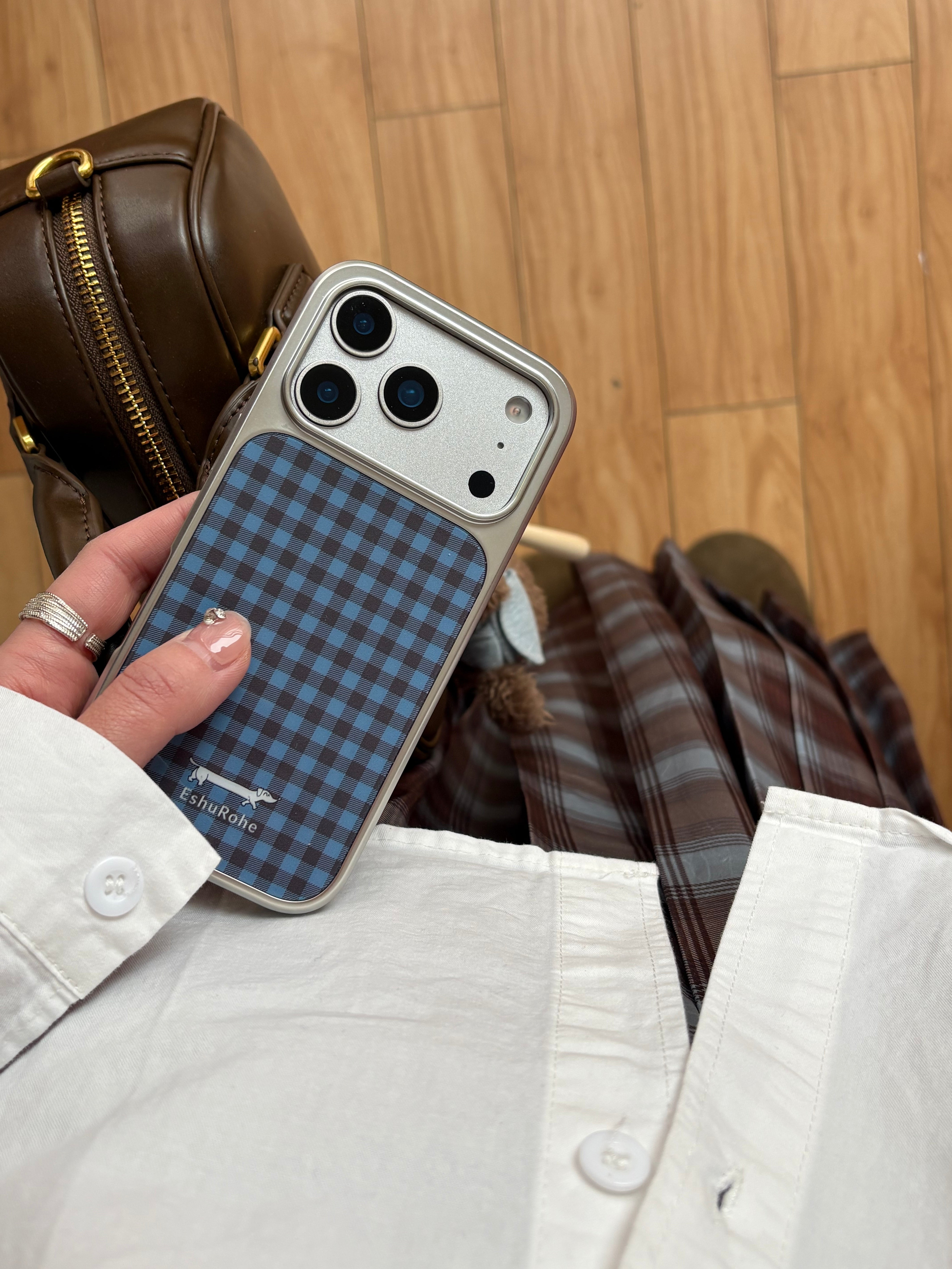 EshuRohe 2026 yaz və yay yeni Fransız duz üslubu Coruli mavi qəhvəyi rəngli plaid cüt unisex alma iphone17promax cib telefonu qutusu 16plus orijinal yüksək səviyyəli mənada 15 maqnit buzlu