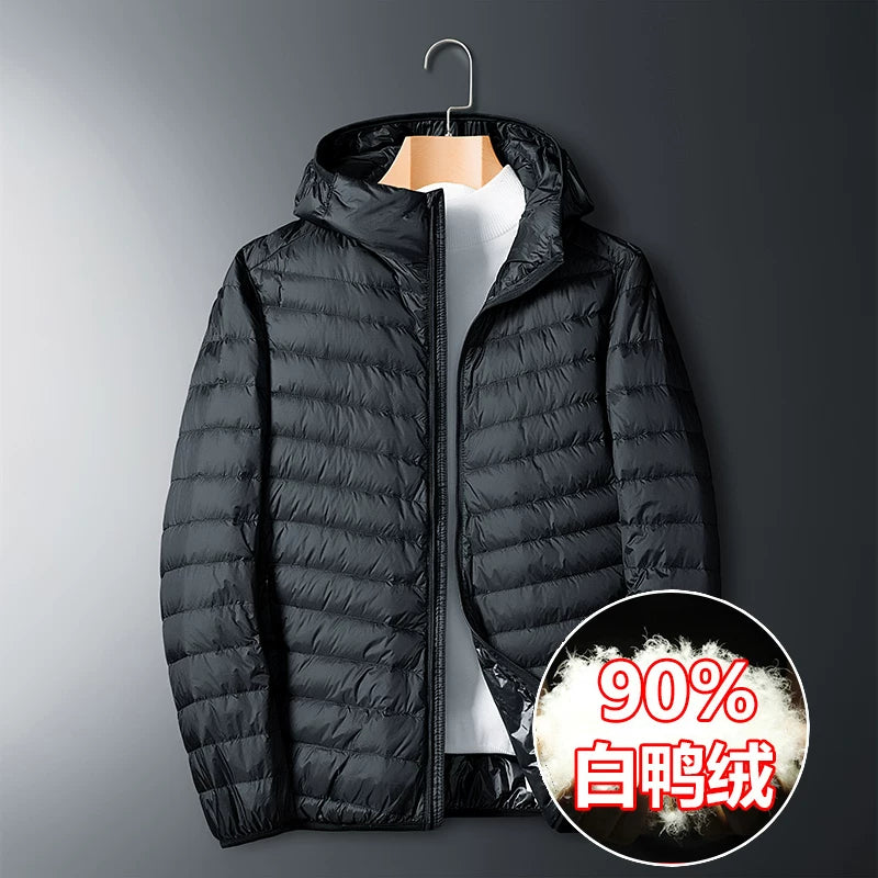 Ağacdələn 90% Ağ Ördək Tüklü Yüngül Tüklü Gödəkçə Kişilər üçün Qısa Stil Payız və Qış Yeni Stil Qısa Böyük Ölçülü İsti Küləkdən Qoruyucu Üst Geyim